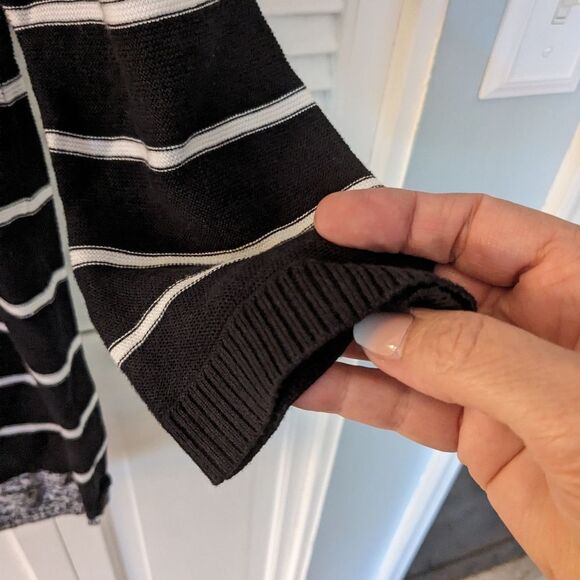 Christopher & Banks Sweater Women's sz S Black White Striped Nautical Normcore - Picture 9 of 9